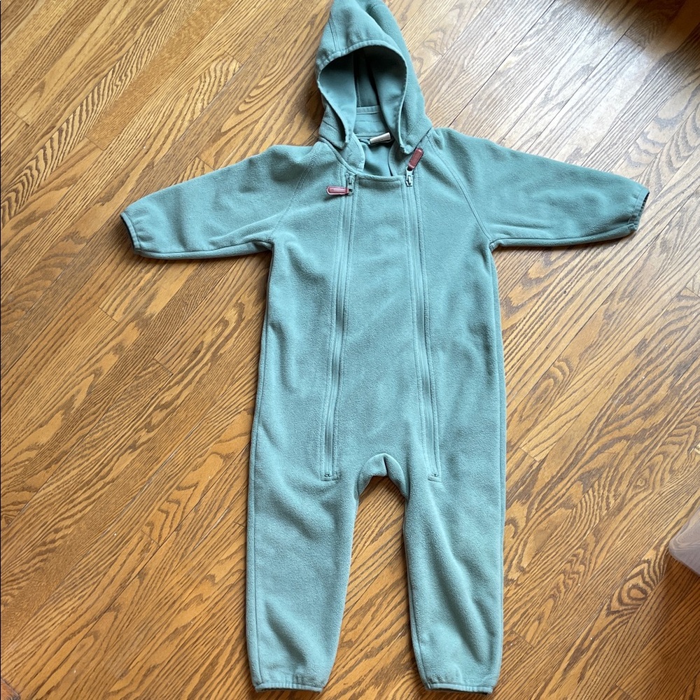 Kuling green once piece coat with removable hood, double zip up.